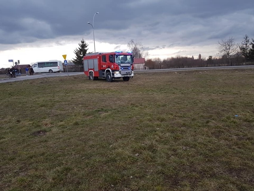 Gorzyce. 4-letni chłopiec wylał na siebie gorący rosół, ma rozległe oparzenia ciała! Zabrał go śmigłowiec LPR