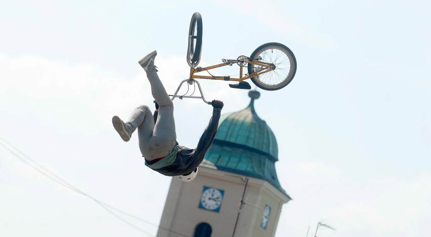 Niesamowite pokazy dirt jumping - czołówka w Polsce na Rynku...
