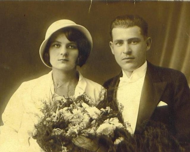 Rodzice Edwarda Kałużyńskiego, Feliks i Mieczysława z domu Łupian. Chodorów 1932 r. Po wojnie zamieszkali na ulicy Grunwaldzkiej w Opolu.