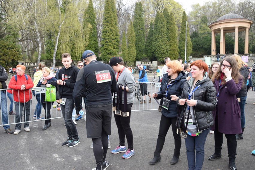 Chorzów: prawie 400 biegaczy wzięło udział z Biegu Górskim....