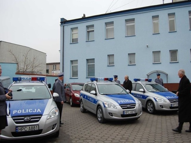 Policja z Włocławka zatrzymała pijanych rodziców trojga dzieci.