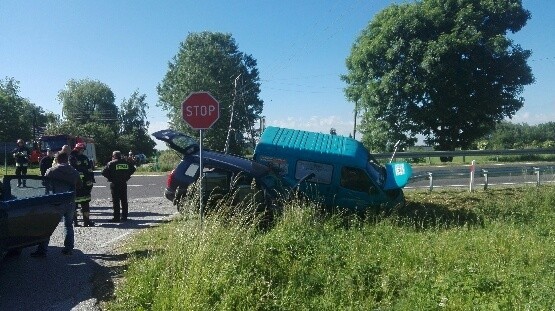 Wypadek w Biechowie na krajowej trasie 79. Kierowcy ranni 