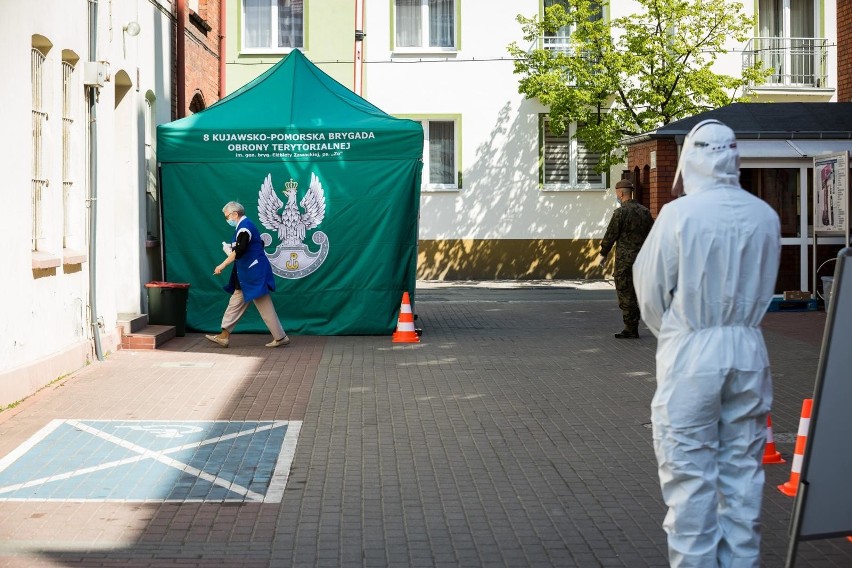 Koronawirus w Polsce i na świecie: ponad 18 tys. zakażonych. Raport na żywo minuta po minucie [15.05.2020]