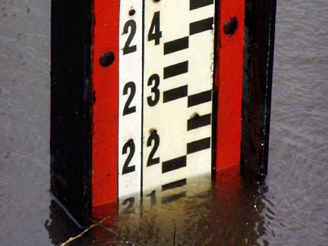 Rano stan wody w Kamiennej w Wąchocku o 24 cm przekroczył stan alarmowy