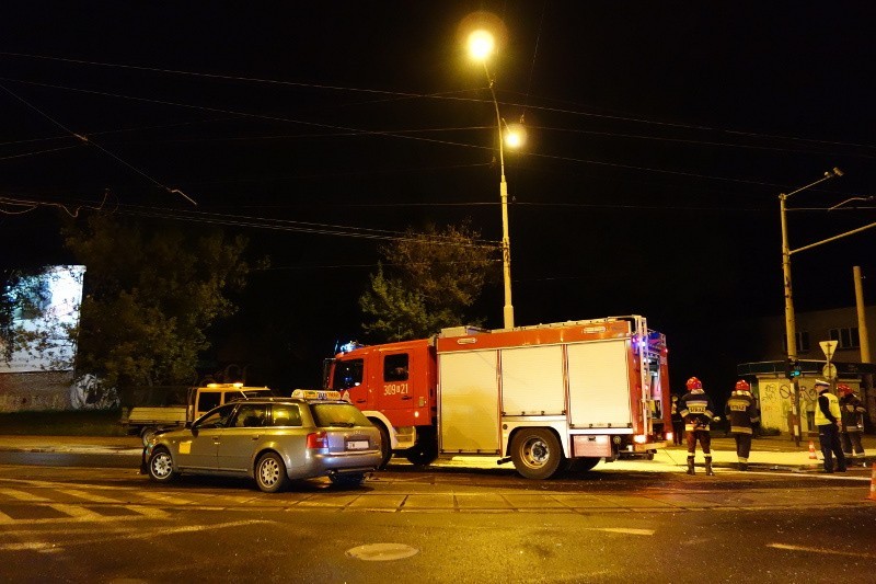 Wypadek na skrzyżowaniu ulic Borowskiej i Glinianej. Jedna osoba ranna (ZDJĘCIA)