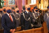 Policjanci świętowali, ale tylko kameralnie i w maskach. 1487 z nich zostało awansowanych