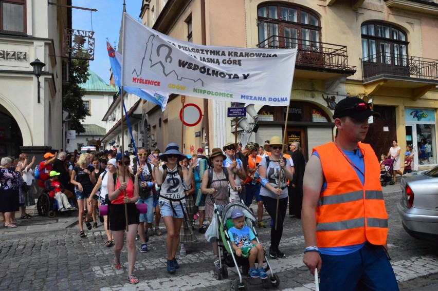 Myślenice. Piesza Pielgrzymka Krakowska wyruszyła w drogę [ZDJĘCIA]