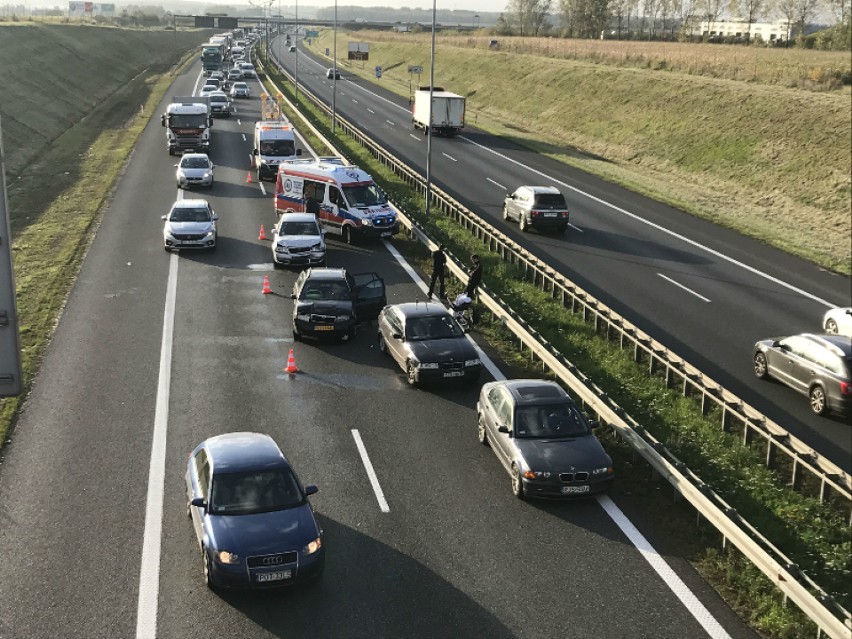 Dwie kolizje na autostradzie A4 w Chorzowie i w Gliwicach ZDJĘCIA