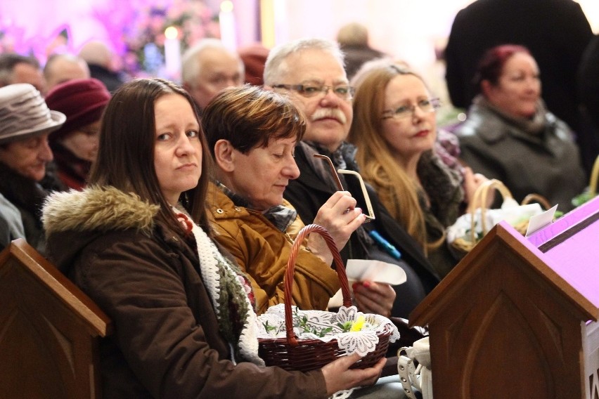 Wielkanoc 2015 w Łodzi. Ekumeniczne święcenie pokarmów w katedrze [ZDJĘCIA+FILM]