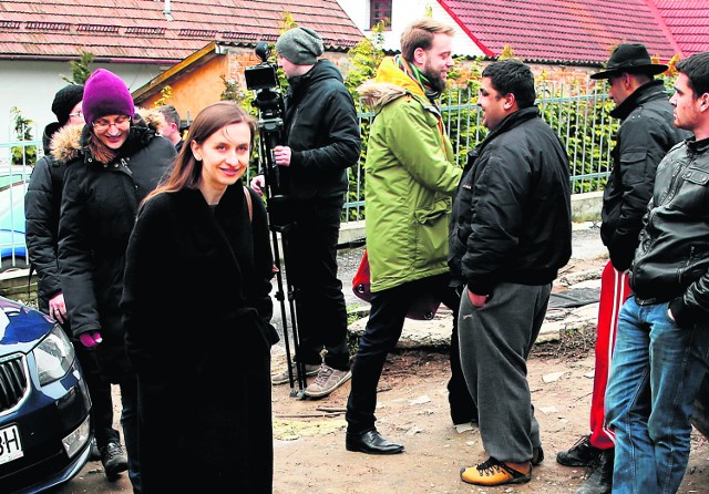 Sylwia Spurek, zastępczyni rzecznika praw obywatelskich, odwiedziła w środę Romów oraz władze Limanowej i Czchowa, gdzie mają mieszkać romskie rodziny. Na małym zdjęciu kupiony dla nich dom.