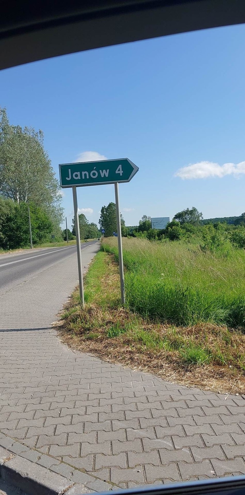 Pobocza drogi wojewódzkiej numer 766 w Pińczowie i...