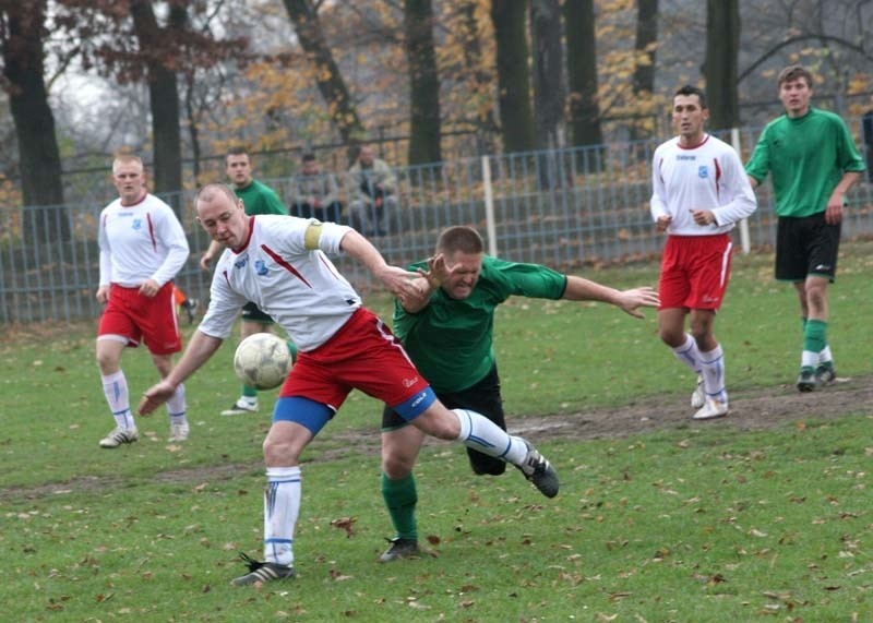 Unia Krapkowice przegrala z zespolem Naprzód Ujazd...