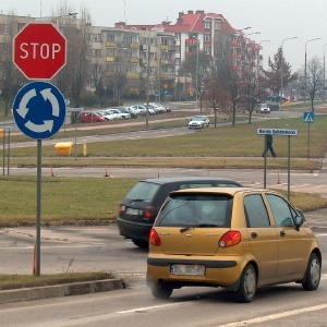 Kamery "widzą" kierowców ignorujących znak stop na ul. Zjazd