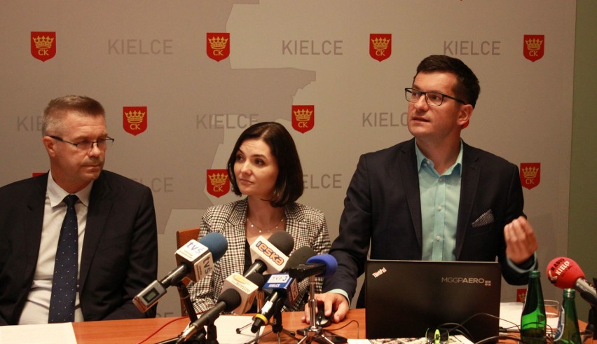 Na konferencji prasowej z udziałem prezydenta Kielc, Bogdana...