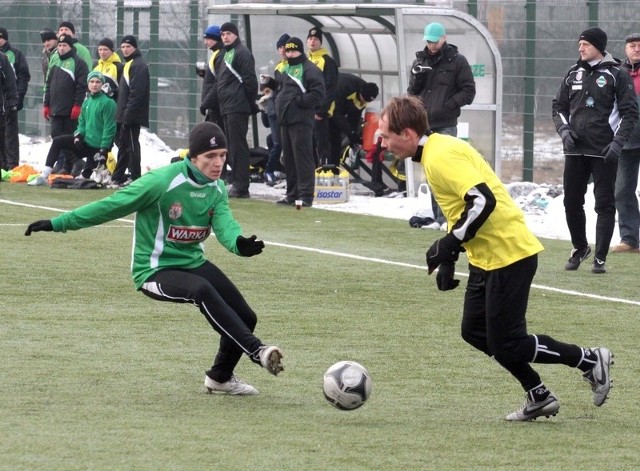 Krystian Puton (w zielonej koszulce) strzelił gola w meczu z Ruchem Radzionków.