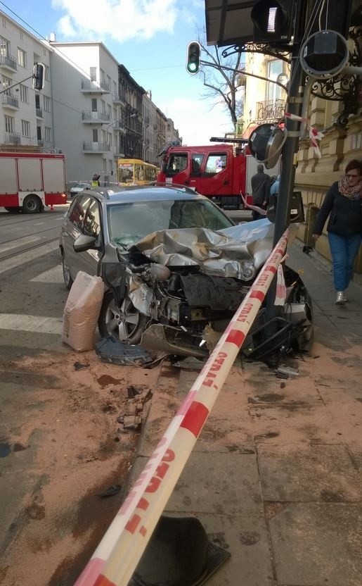 Wypadek na skrzyżowaniu ulic Więckowskiego i Gdańskiej