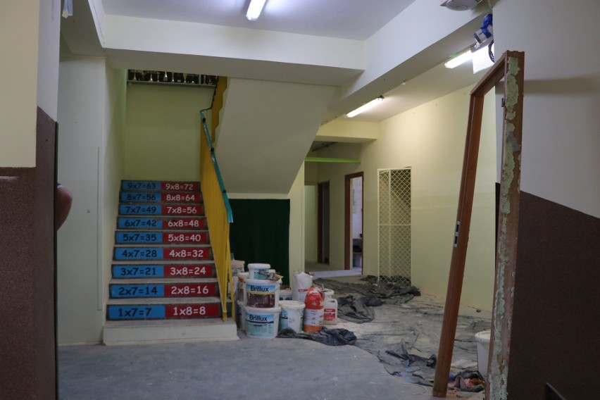 Trwa remont szkoły w Besiekierzu Rudnym (gm. Zgierz)