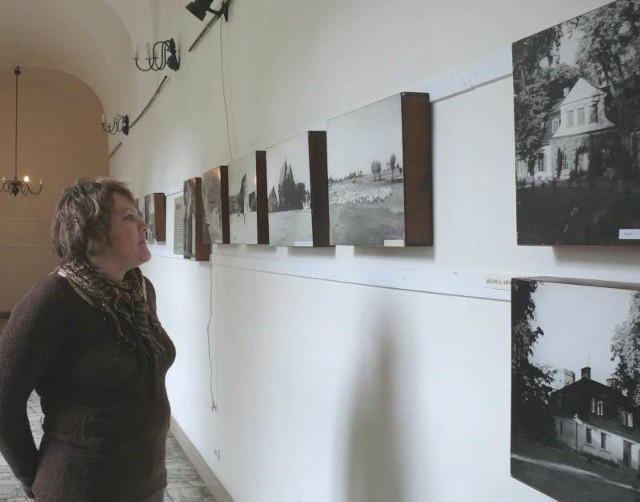 W salach Muzeum Regionalnego przez dwa miesiące trwać będzie wystawa fotografii zatytułowana "Architektura i krajobrazy Ponidzia w fotografii Henryka Poddębskiego&#8221;.