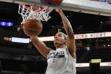 NBA. Sochan robi dla San Antonio co może. Ostatnio uszczypnął wieżowca z Memphis w sutek