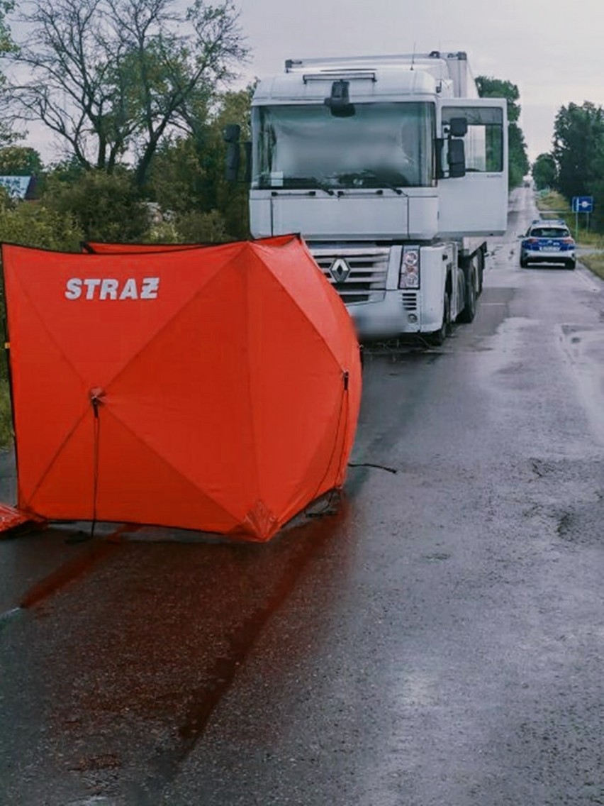 Lubartów: Tragiczny wypadek w regionie. Pod kołami ciężarówki zginął 84-latek