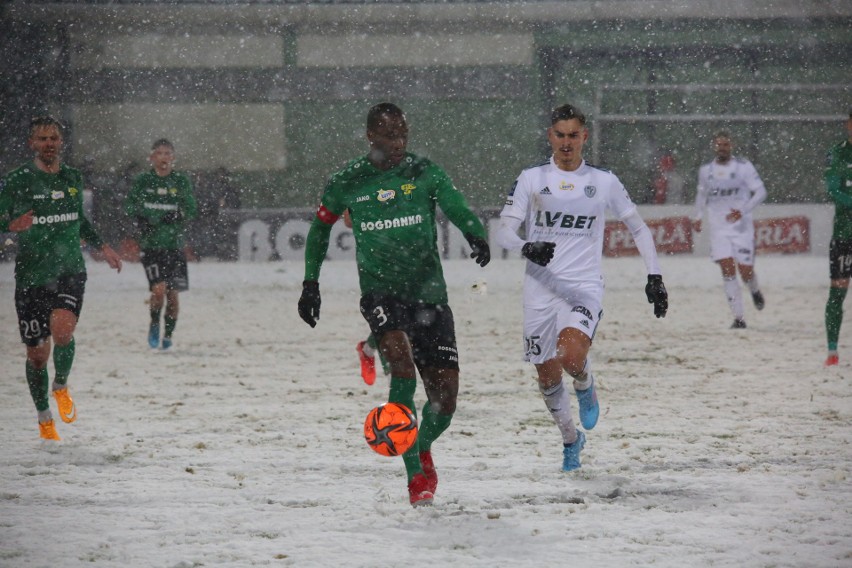 Górnik Łęczna - Śląsk Wrocław 1:1. Śląsk Wrocław tylko zremisował w meczu na śniegu (SKRÓT, BRAMKI, GOLE)