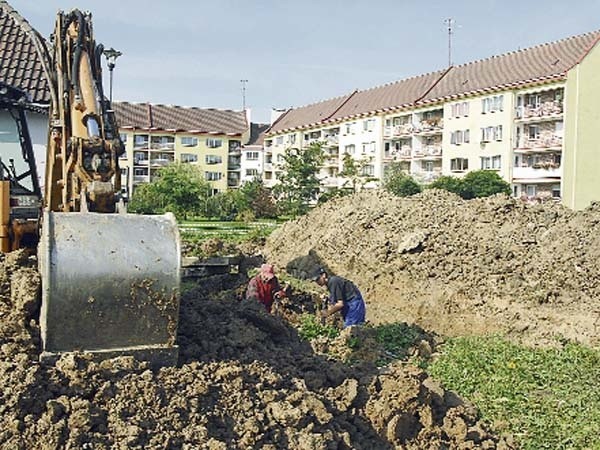 Na działce na os. Wenedów rozpoczęły się już prace pod budowę sklepu Polomarket. 