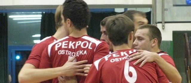 Siatkarze ostrołęckiego Pekpolu w rundzie rewanżowej rozegrają o jedno spotkanie mniej.
