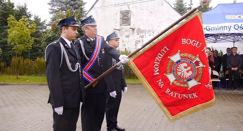 Sztandar dla Ochotniczej Straży Pożarnej w Marcinkowie z okazji 90-lecia istnienia [ZDJĘCIA]