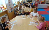 Dzień Pluszowego Misia 2020 w przedszkolu w Młodzawach. Było kodowanie i zabawa (ZDJĘCIA)