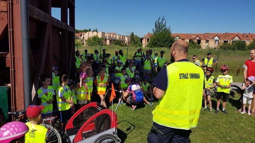 300 rowerzystów w weekendowym rajdzie po Mierzynie [GALERIA]