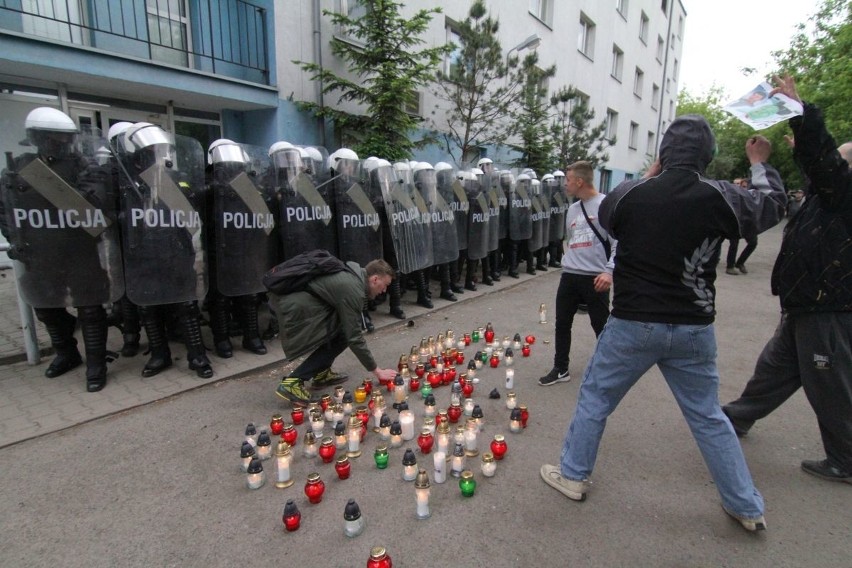 Zamieszki na Legnickiej po śmierci w komisariacie. Rzucali kamieniami w policję