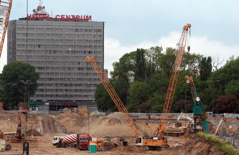 Budowa dworca Łódź Fabryczna wkracza w kolejny etap [FILM]