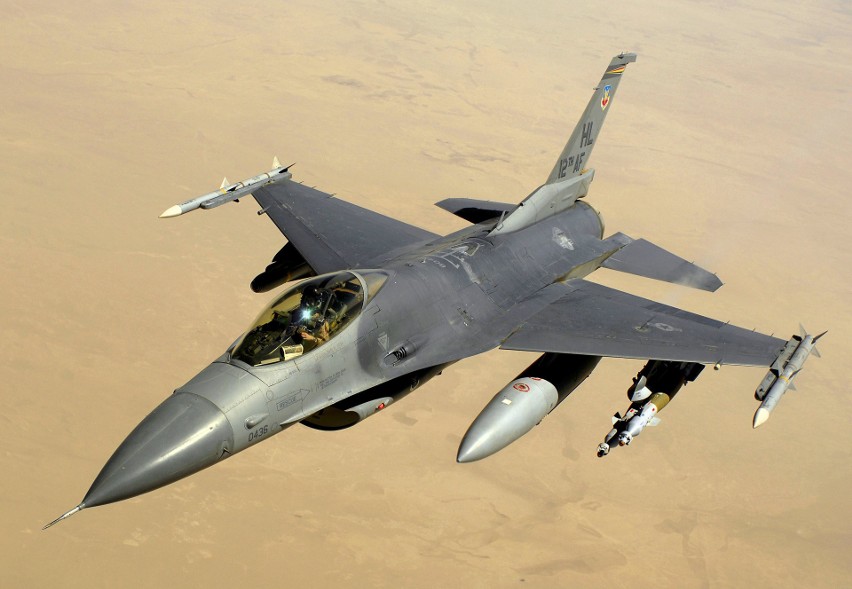 Myśliwce F-16...