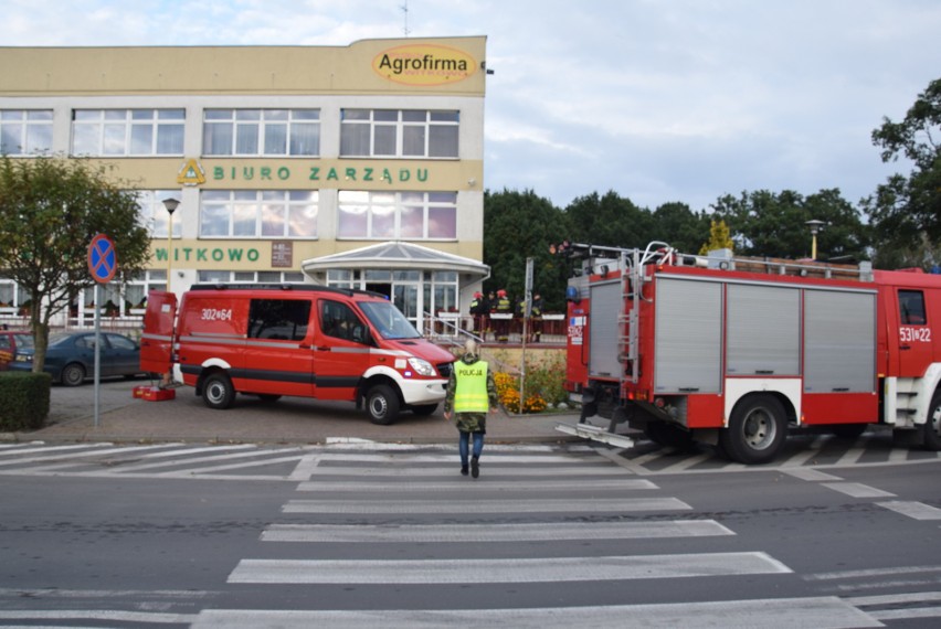 Akcja w siedzibie Agrofirmy Witkowo. Przyszła paczka z podejrzanym proszkiem. AKTUALIZACJA