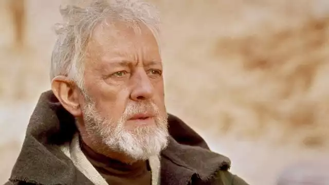 Alec Guinness jako Obi-Wan Kenobi w IV (czyli pierwszej z nakręconych) części Gwiezdnych Wojen