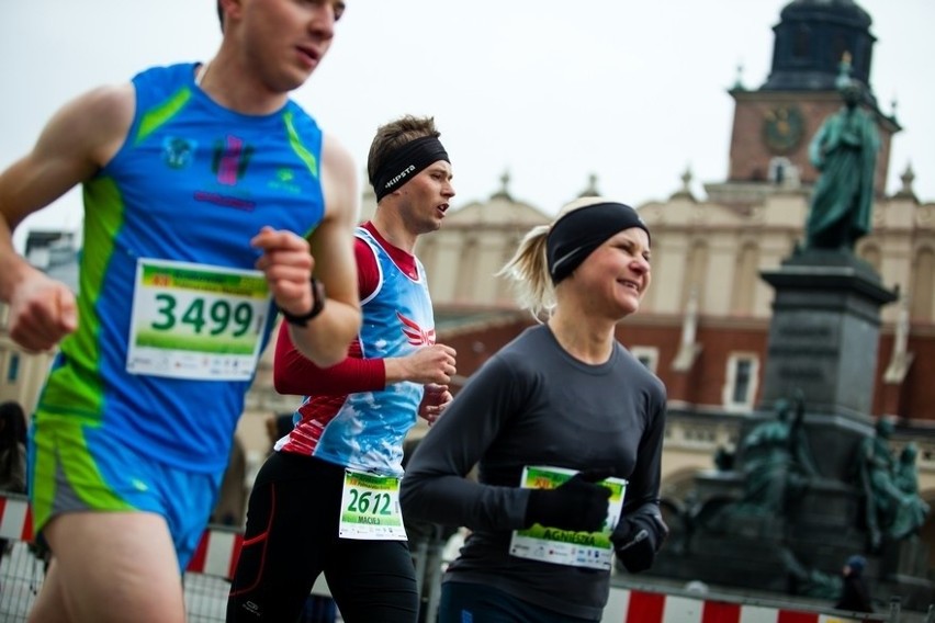 Kraków opanowali biegacze. XII Krakowski Półmaraton Marzanny za nami [ZDJĘCIA, WIDEO]