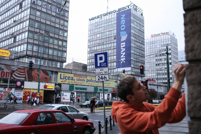 Projekt "Na Zewnątrz" - w Poznaniu pojawiły się zdjęcia miasta w nietypowych miejscach
