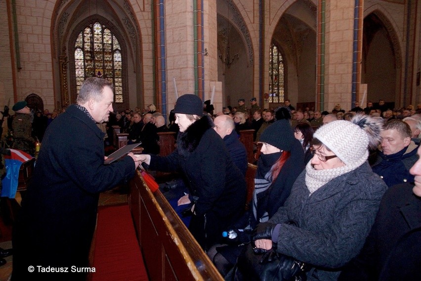 Stargard bez prezydenta. Ostatnie pożegnanie: msza w kolegiacie, kondukt żałobny, pogrzeb [zdjęcia]