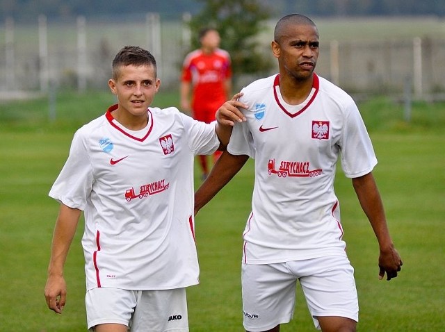 Marcin Chuptyś i Galdino - piłkarze z Piotrówki.