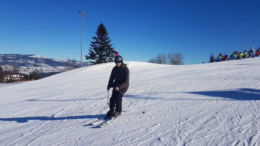 Uczniowie jeździli na nartach na stokach Małego i Wielkiego...