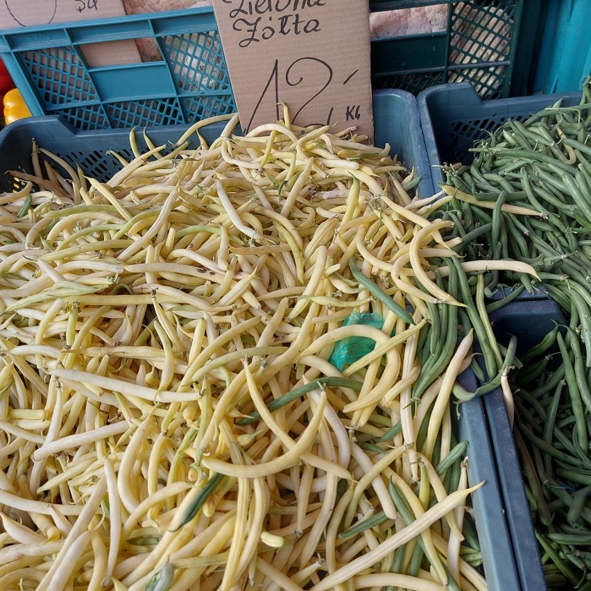 Owoce i warzywa na ryneczku na Retkini. Co i za ile można kupić przed weekendem. ZDJĘCIA, CENY