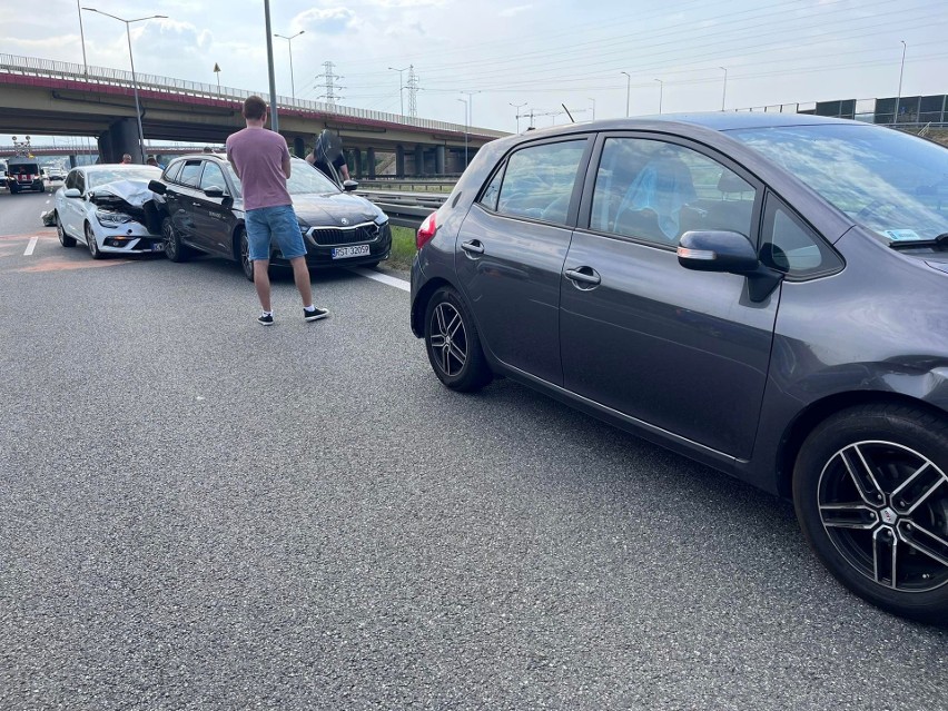 Kraków. Karambol na autostradzie A4. 11 samochodów zderzyło się za zjazdem na Wieliczkę. Były utrudnienia