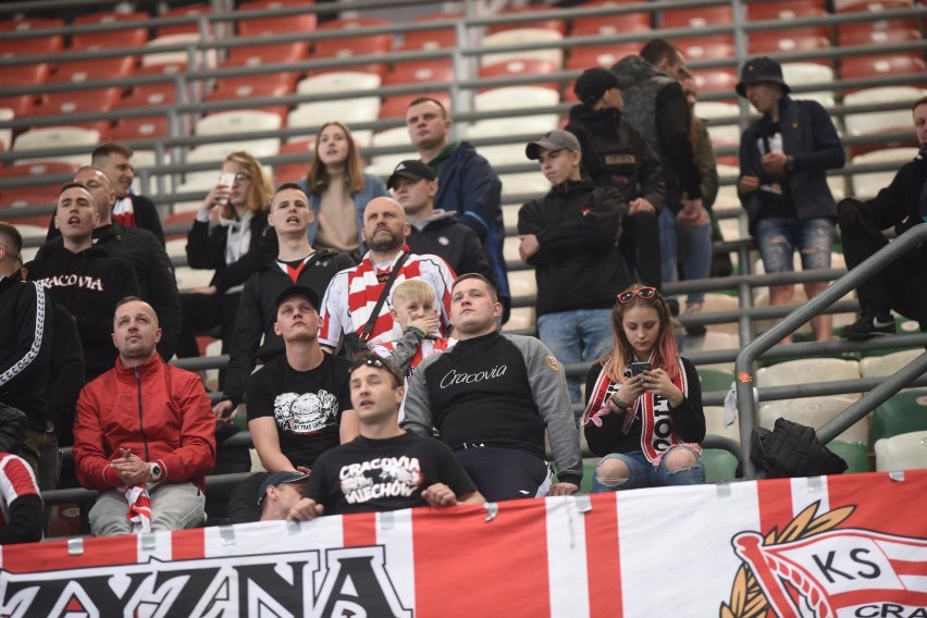 Wśród 13 tysięcy kibiców którzy oglądali w Warszawie mecz...
