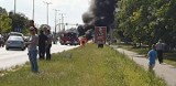 Pożar bmw na Szosie Lubickiej w Toruniu. To policyjny radiowóz. Spaliło się też auto na Wiązowej [Zdjęcia]