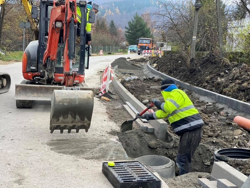 Budowa chodnika z Gorzenia Górnego do Ponikwi. Korzystać z...