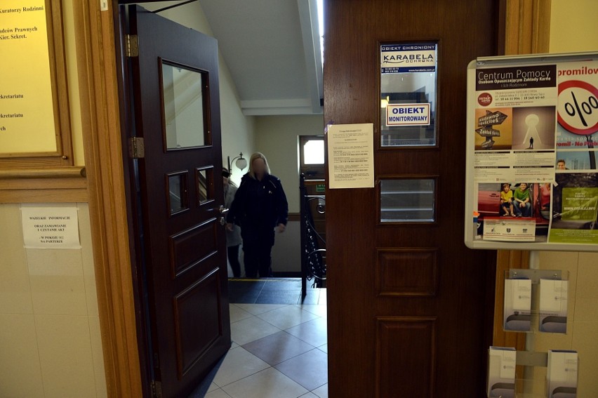 Gorlice. W sądzie rejonowym w Gorlicach ruszył proces rozbitego w ubiegłym roku gangu handlarzy narkotyków [ZDJĘCIA]