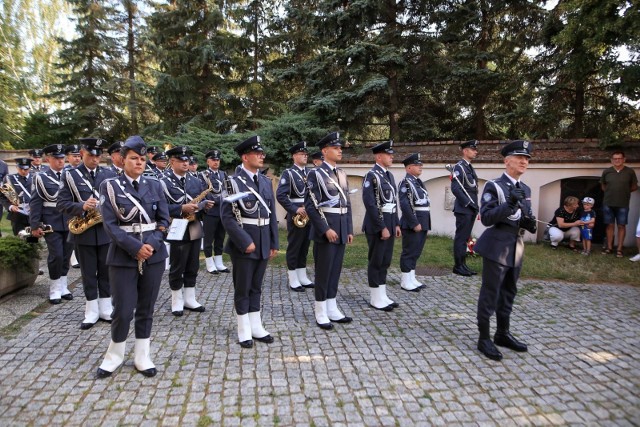 Orkiestra reprezentacyjna sił powietrznych odśpiewująca hymn Polski. W niedzielę mija 96 lat, od kiedy "Mazurek Dąbrowskiego" oficjalnie został wybrany na hymn naszego państwa.