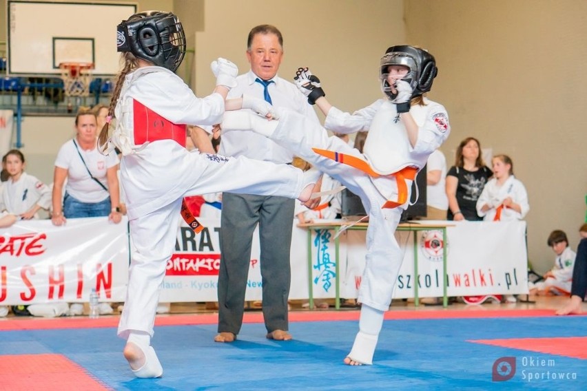 Sukcesy skarżyskich karateków na turnieju w Józefowie. Zobacz zdjęcia