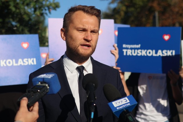 – Prac domowych nie będzie. Jak wygramy wybory, dzieci po powrocie do domu będą mogły wypocząć - obiecuje Krzysztof Truskolaski.