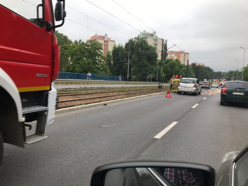 Kraków. Wypadek na al. Pokoju. Są utrudnienia w ruchu [ZDJĘCIA]                                  